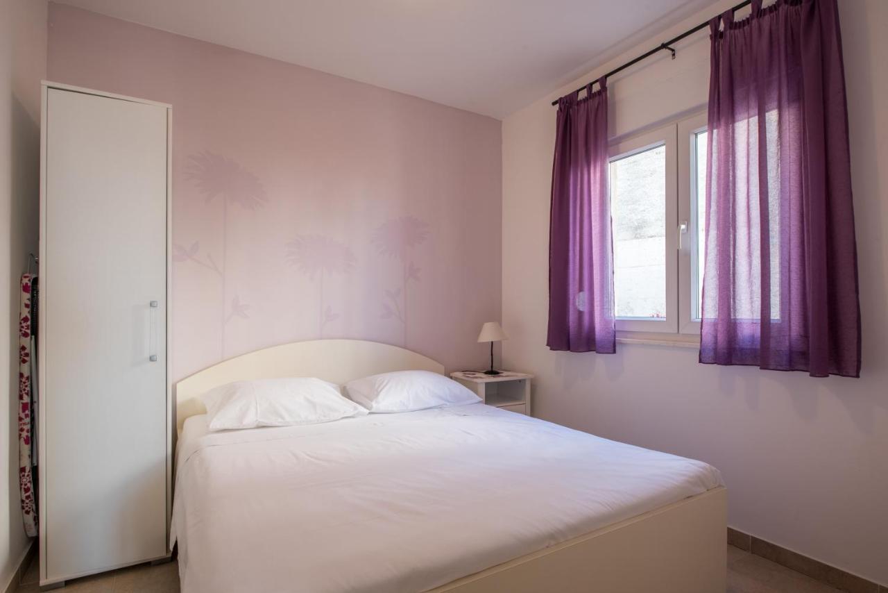 Apartments Amneris Trogir Exterior foto