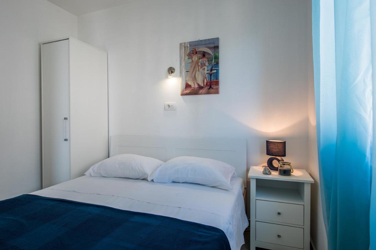 Apartments Amneris Trogir Exterior foto