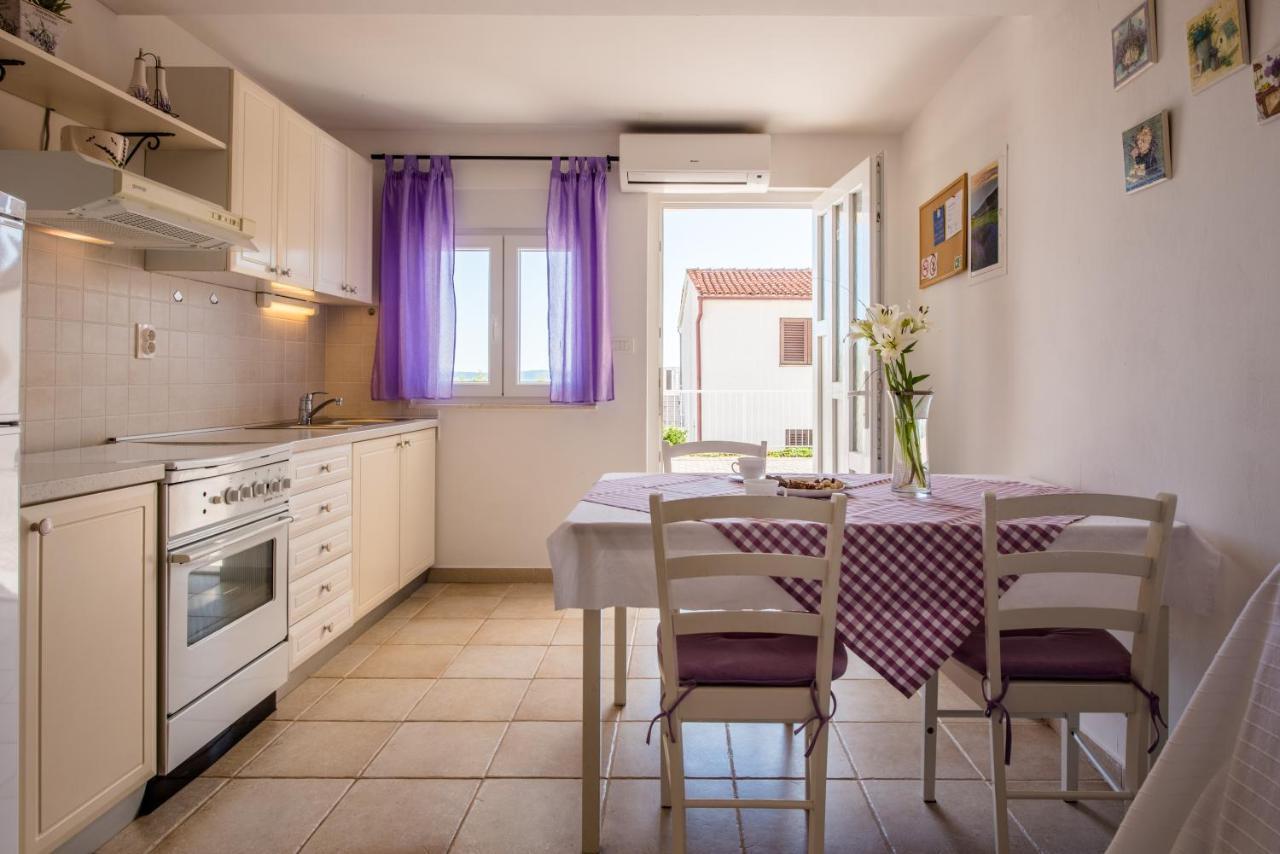 Apartments Amneris Trogir Exterior foto